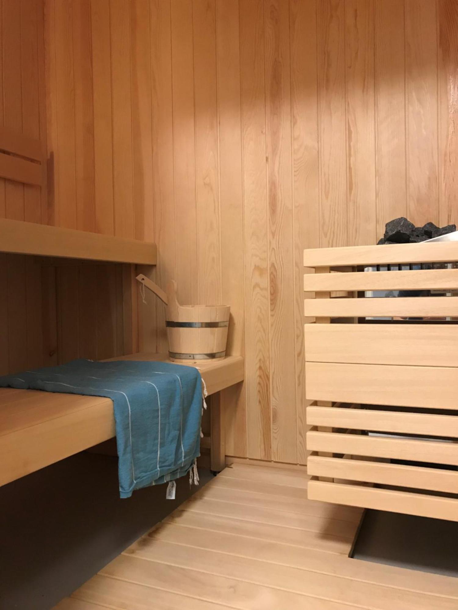 Lichtdurchflutete Ferienwohnung Mit Panorama-Sicht Und Schwimmbad/Sauna Muralto المظهر الخارجي الصورة